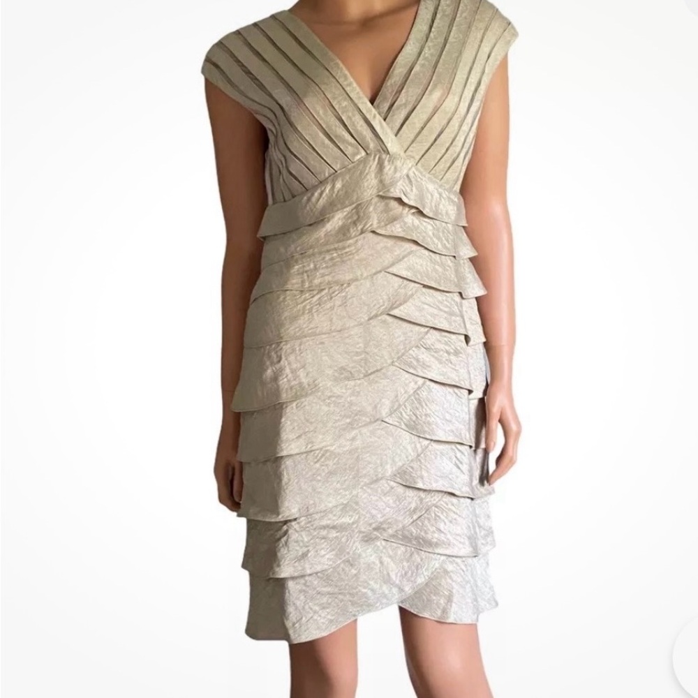 Adrianna Papell Tiered Iridescent Gold Layered Sheath Cocktail Evening size 12